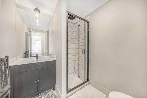 2 bedroom flat for sale, Voltaire Road, London SW4