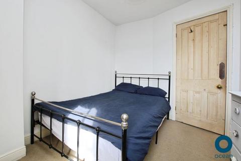 2 bedroom flat to rent, Fremantle Road, Bristol BS6