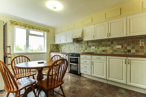 undefined, Weekes Drive, Cippenham