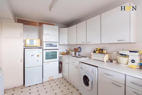 2 bedroom flat for sale, Normandy House, Hove BN3