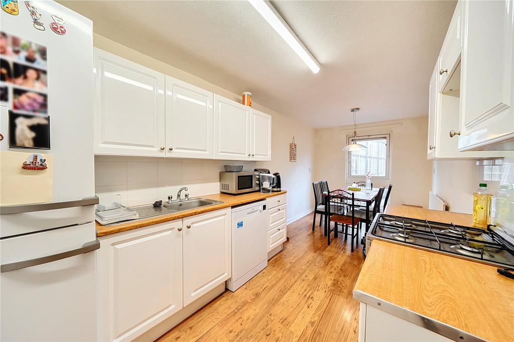 Kitchen/Dining Area
