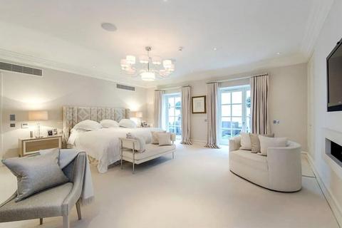 4 bedroom flat to rent, Upper Grosvenor Street, London W1K