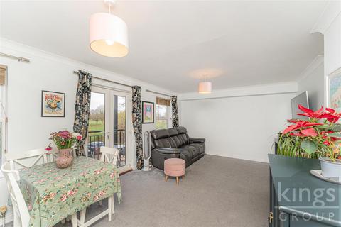 2 bedroom flat for sale, Cobham Close, Enfield