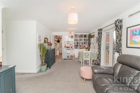 2 bedroom flat for sale, Cobham Close, Enfield