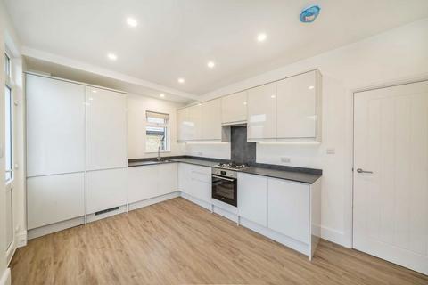 3 bedroom maisonette to rent, Doverfield Road, London SW2