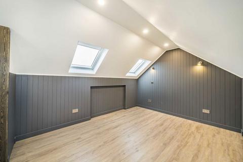 3 bedroom maisonette to rent, Doverfield Road, London SW2