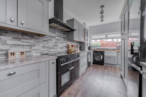 3 bedroom semi-detached house for sale, Middleton Road, Gorleston