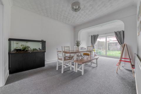 3 bedroom semi-detached house for sale, Middleton Road, Gorleston