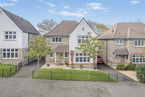 4 bedroom detached house for sale, Glenwood Drive, Roundswell, Barnstaple