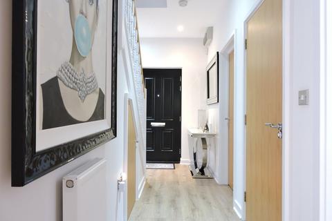 5 bedroom detached house for sale, Eaton Gardens, Broxbourne, EN10