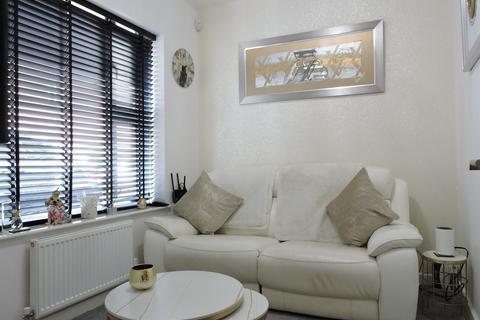 5 bedroom detached house for sale, Eaton Gardens, Broxbourne, EN10