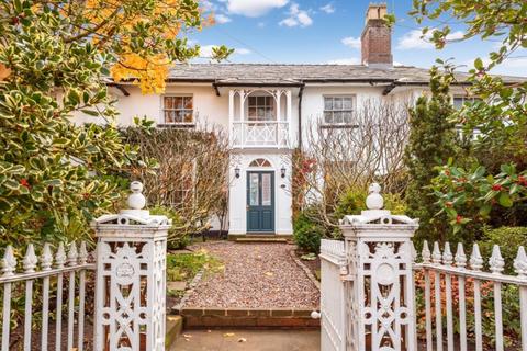 undefined, Chetwynd End, Newport