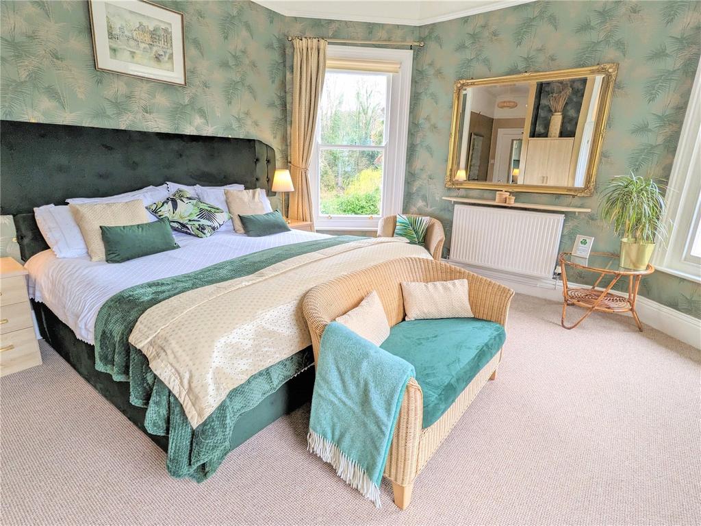 Carisbrooke Suite