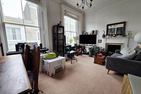 1 bedroom flat to rent, Campden Hill Gardens, London, W8