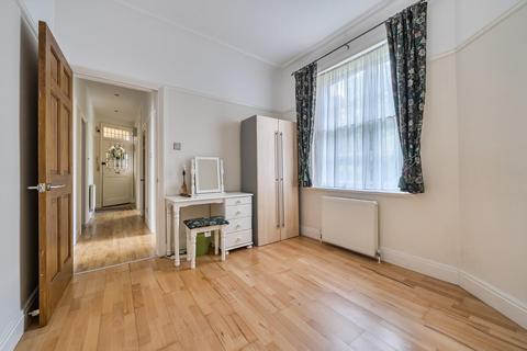 2 bedroom flat for sale, The Drive, West Finchley