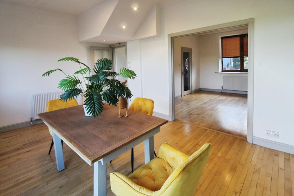 Sitting/Dining Room