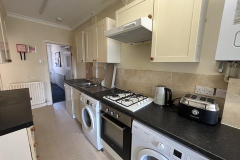5 bedroom house to rent, Cardigan Road, ,