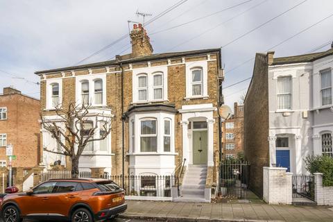 2 bedroom flat to rent, Ringford Road, West Hill, London, SW18