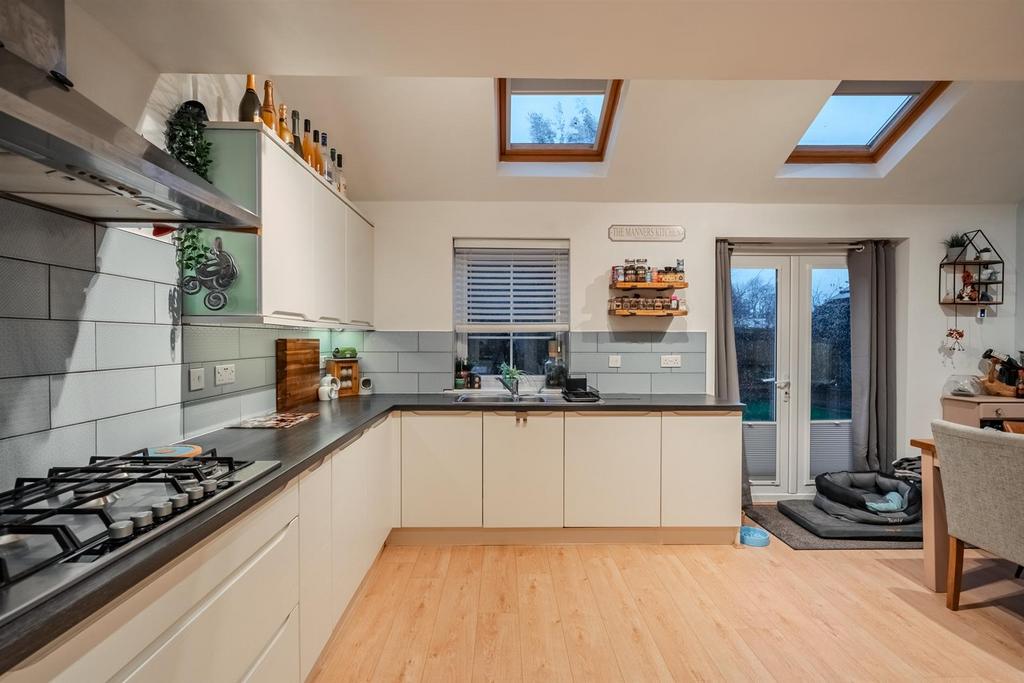 14 Poppyfield Ave-23.jpg