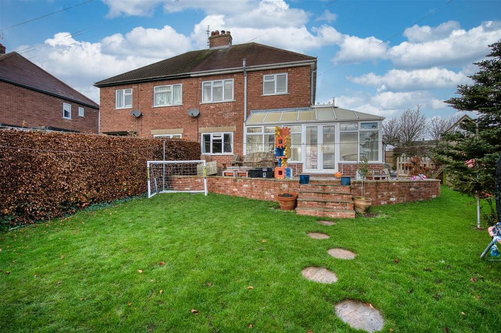 Front garden and front of the home.jpg