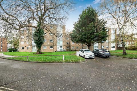 undefined, Worcester Road, Sutton