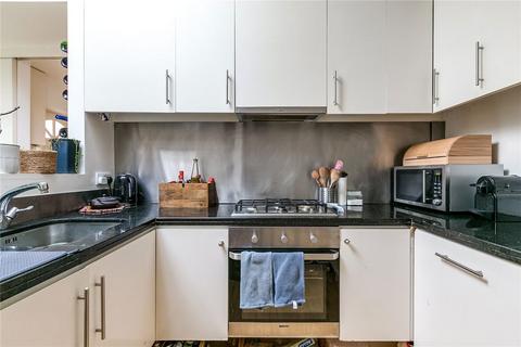 2 bedroom flat to rent, Chapel Gate Mews, London SW4