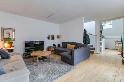 2 bedroom flat to rent, Chapel Gate Mews, London SW4