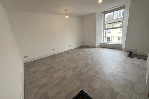 2 bedroom flat to rent, Bridge Road, Shaldon, TQ14