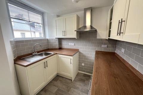 2 bedroom flat to rent, Bridge Road, Shaldon, TQ14