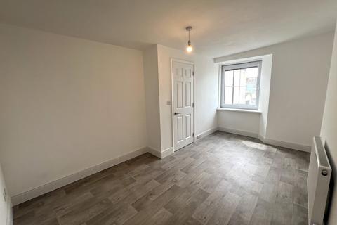 2 bedroom flat to rent, Bridge Road, Shaldon, TQ14