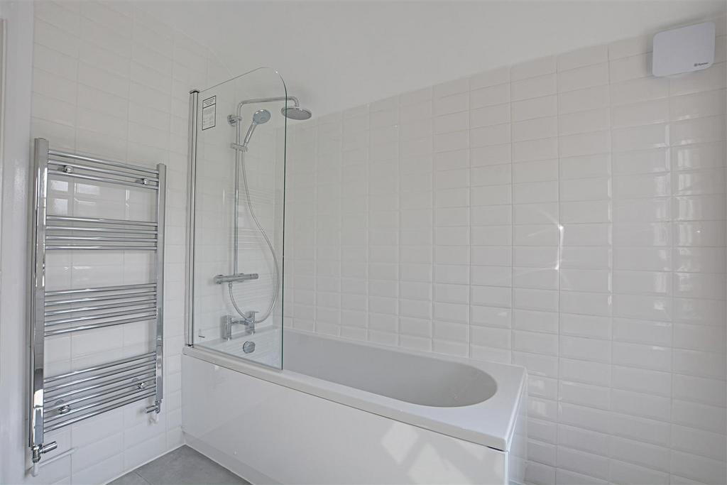 Bathroom 2.jpg