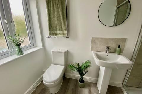 6 bedroom house share to rent, Room 5 @ 210 Wistaston Road, Crewe, CW2