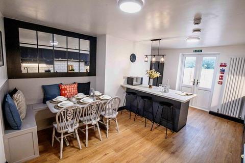 undefined, Room 5 @ 210 Wistaston Road, Crewe, CW2