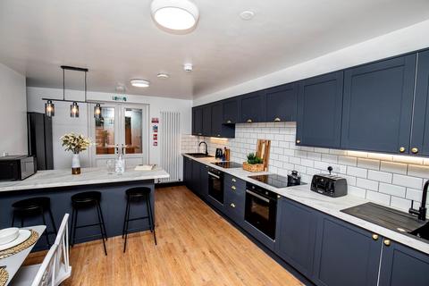 undefined, Room 5 @ 210 Wistaston Road, Crewe, CW2