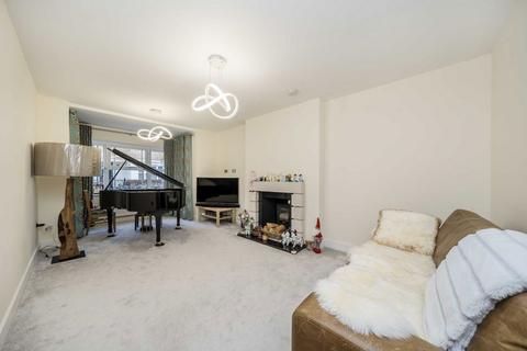 undefined, Roper Crescent, Sunbury-On-Thames TW16