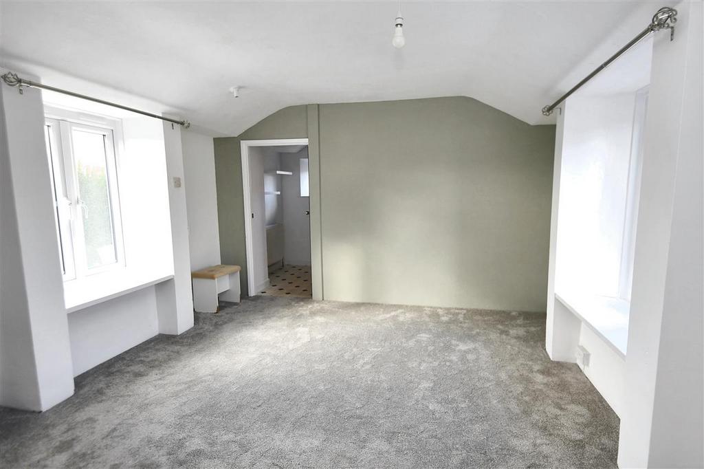 Principal bedroom
