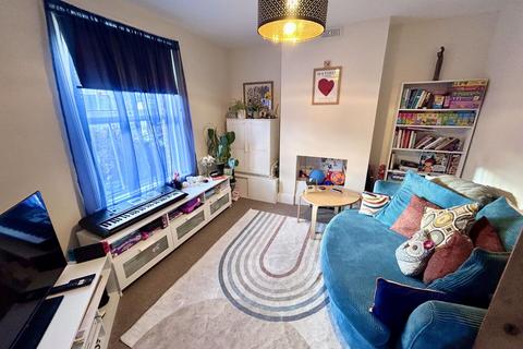 2 bedroom semi-detached house to rent, Foreland Road, Bembridge