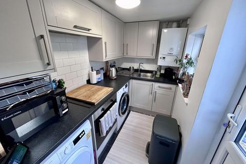 2 bedroom semi-detached house to rent, Foreland Road, Bembridge