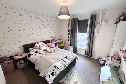 2 bedroom semi-detached house to rent, Foreland Road, Bembridge