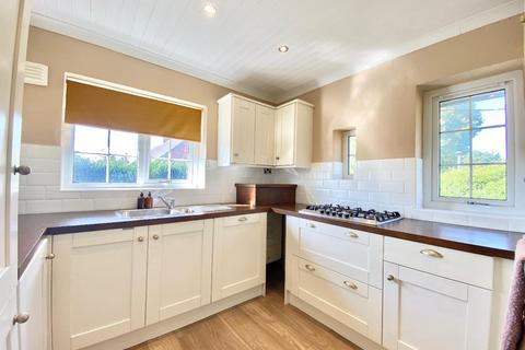 2 bedroom maisonette to rent, Bay Close, Huddersfield