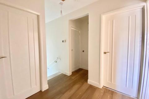 2 bedroom maisonette to rent, Bay Close, Huddersfield