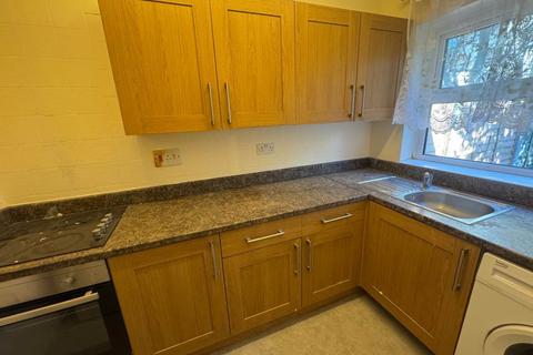 2 bedroom flat to rent, Mansfield Road, Ilford, Essex