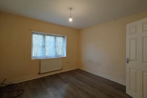 3 bedroom end of terrace house for sale, 9A Ross Close, Northolt, Middlesex, UB5 4GZ