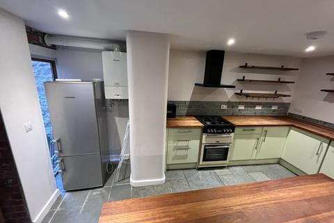 2 bedroom flat to rent, The Mall, Bristol BS8