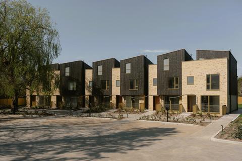 undefined, House 1004 The Willows, London, SW20
