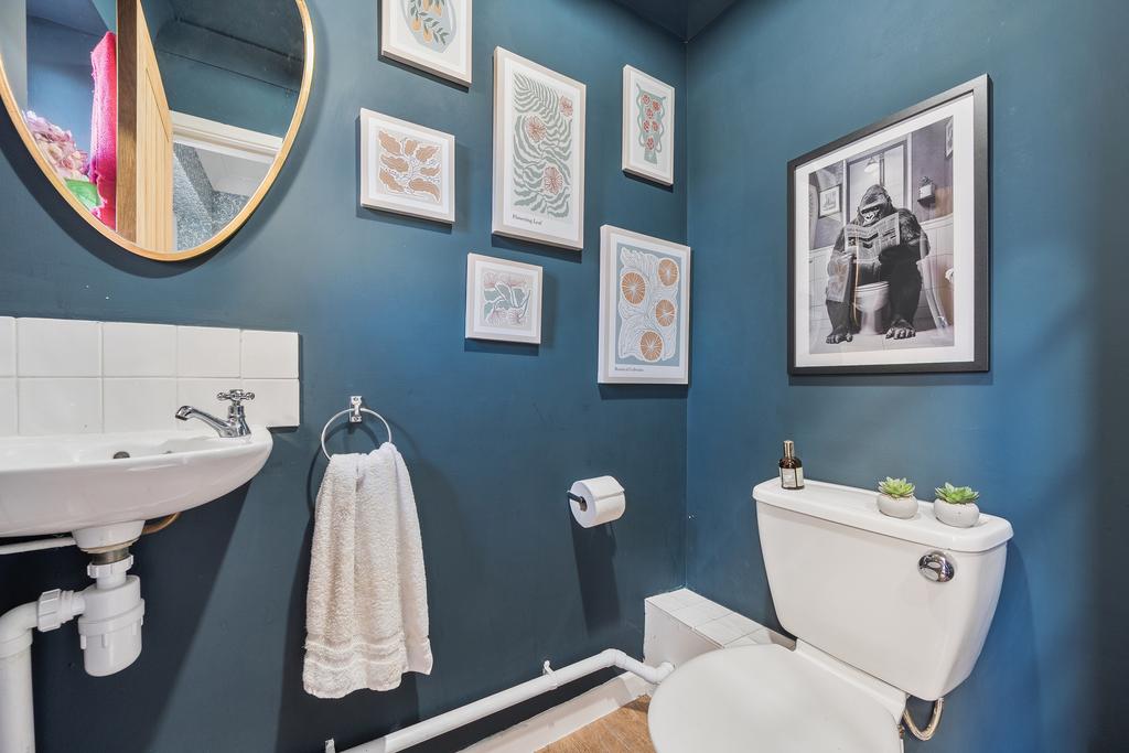 1383688-19-691df7c474c67