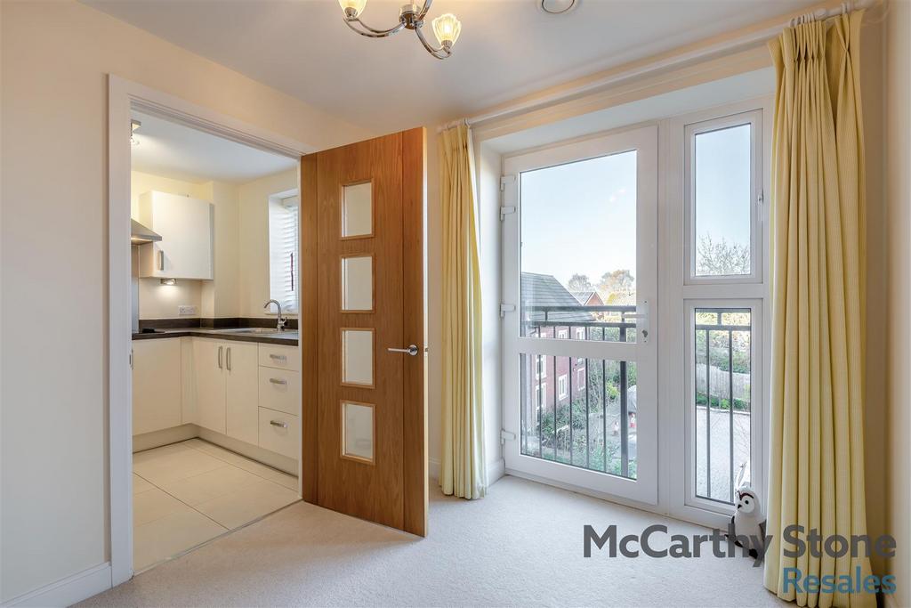8671238-interior08.jpg