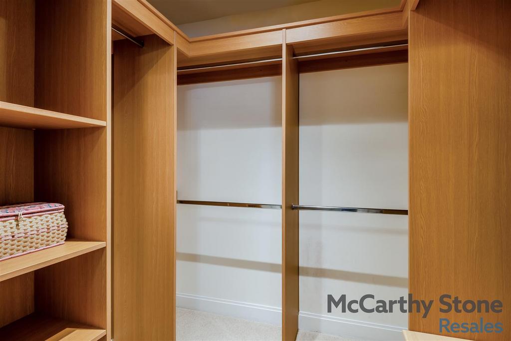 8671238-interior21.jpg