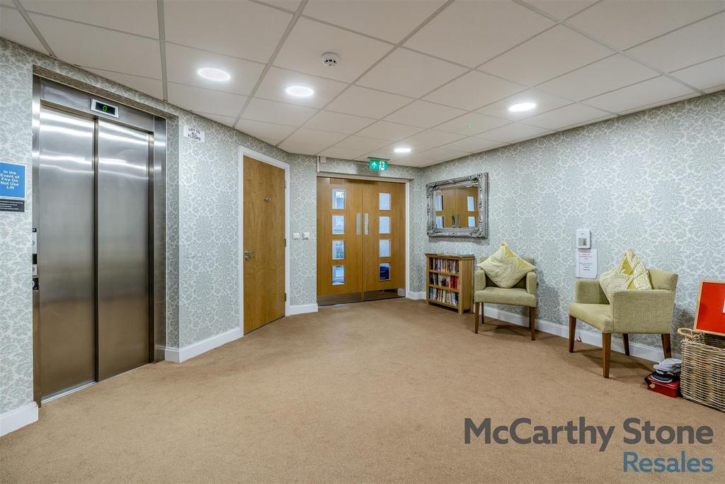8671238-interior24.jpg