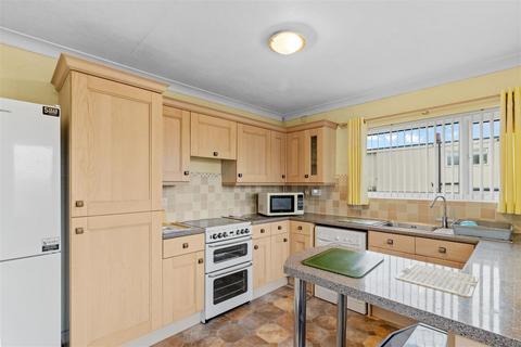 2 bedroom semi-detached bungalow for sale, Farmlands Way, Polegate BN26